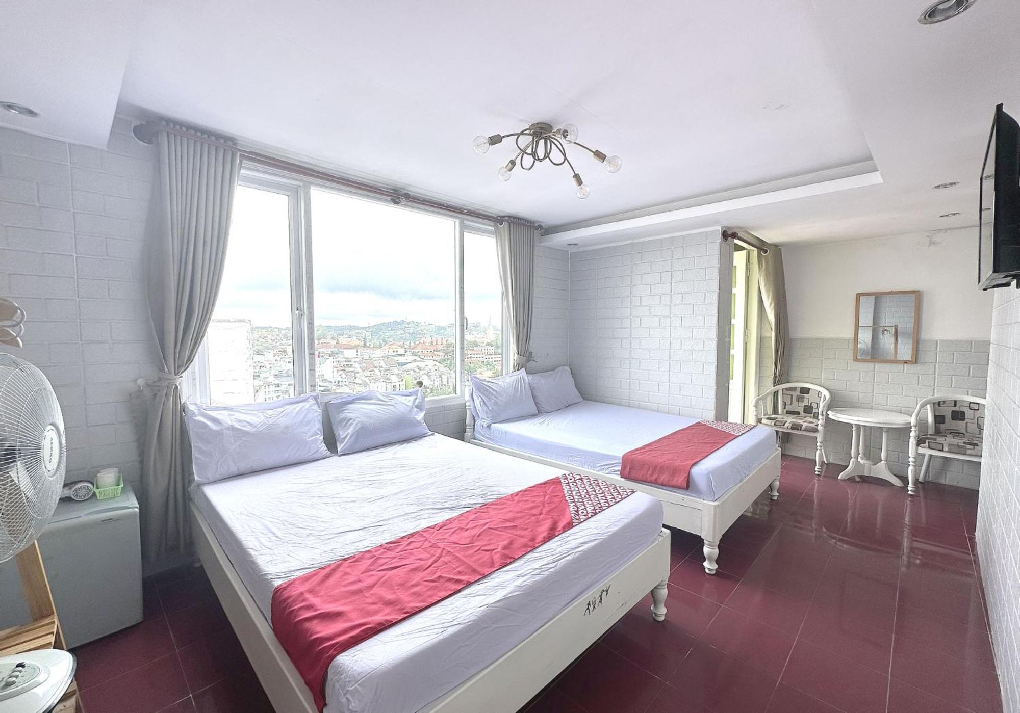 Oyo 1196 Le Vu Hotel Đà Lạt Exterior foto