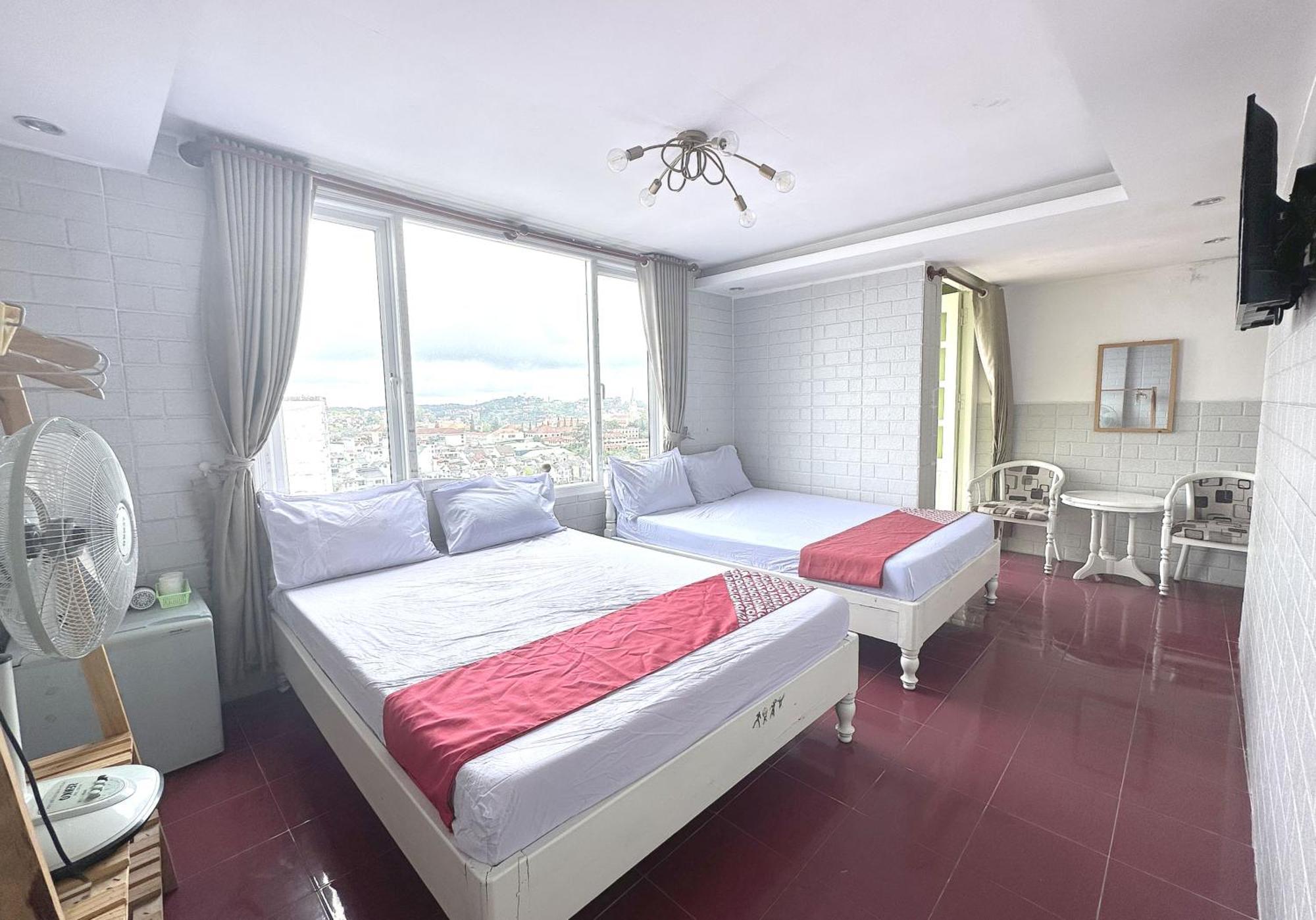 Oyo 1196 Le Vu Hotel Đà Lạt Exterior foto
