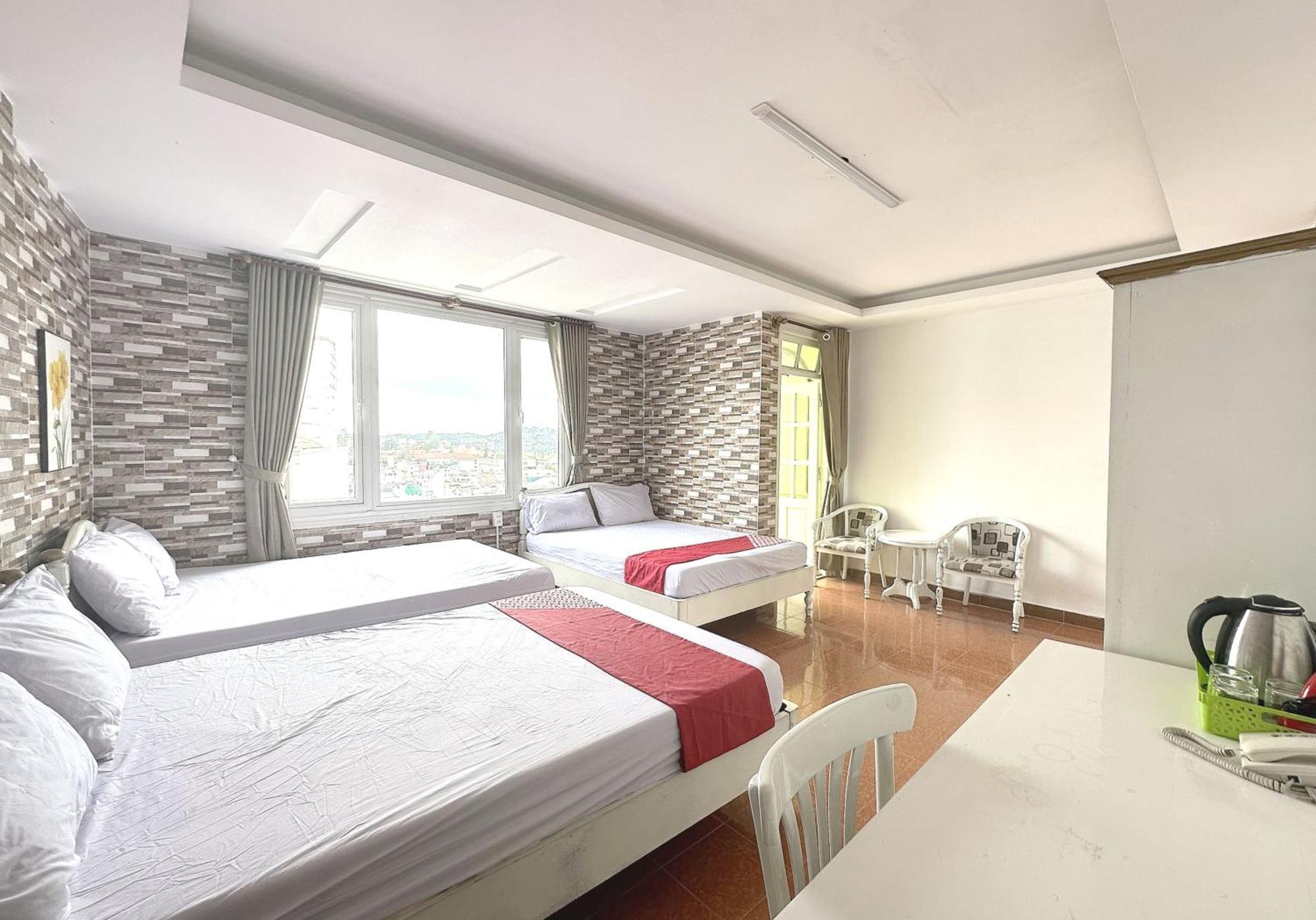 Oyo 1196 Le Vu Hotel Đà Lạt Exterior foto