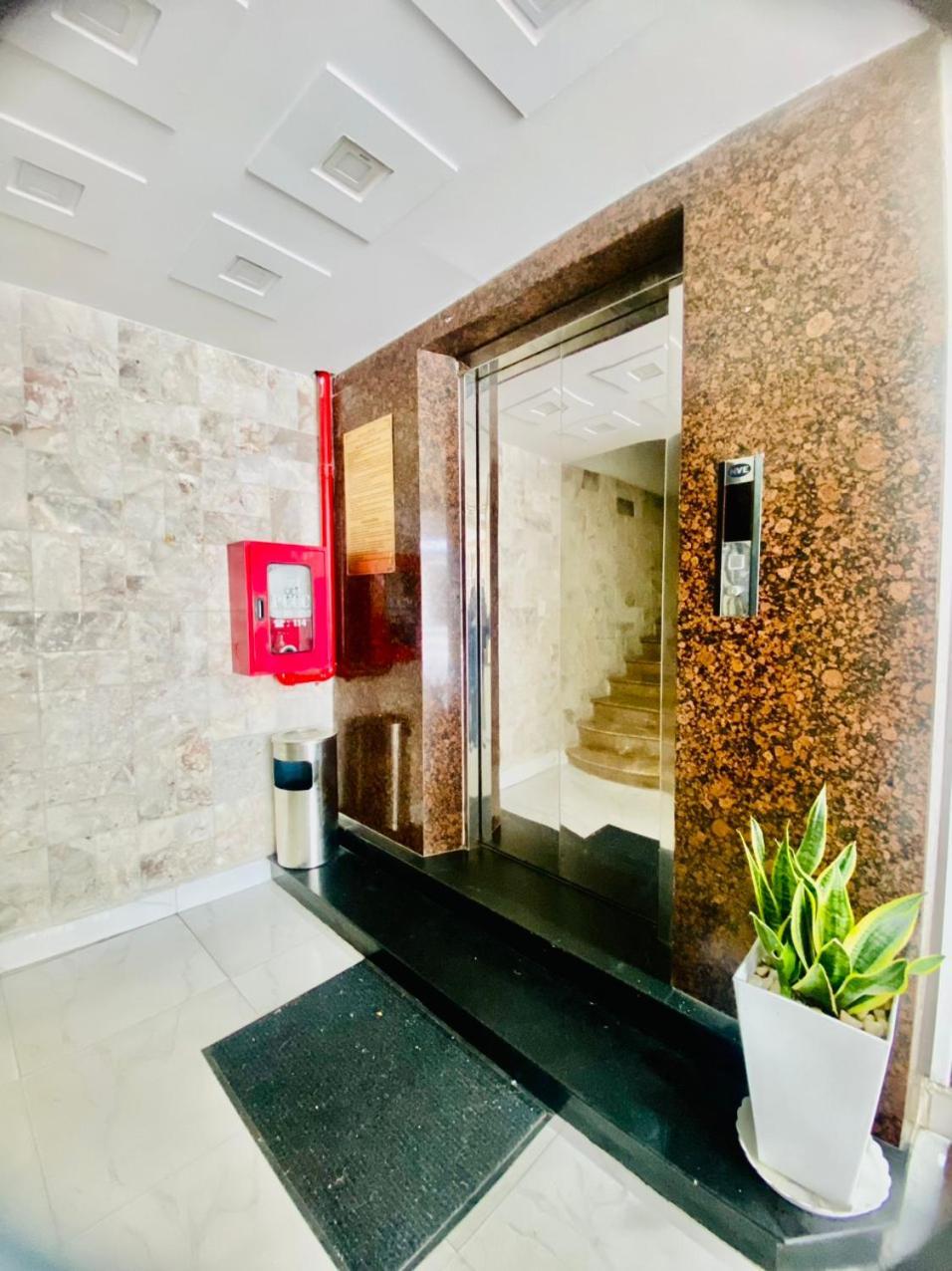 Oyo 1196 Le Vu Hotel Đà Lạt Exterior foto