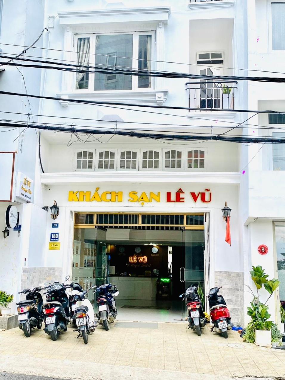 Oyo 1196 Le Vu Hotel Đà Lạt Exterior foto